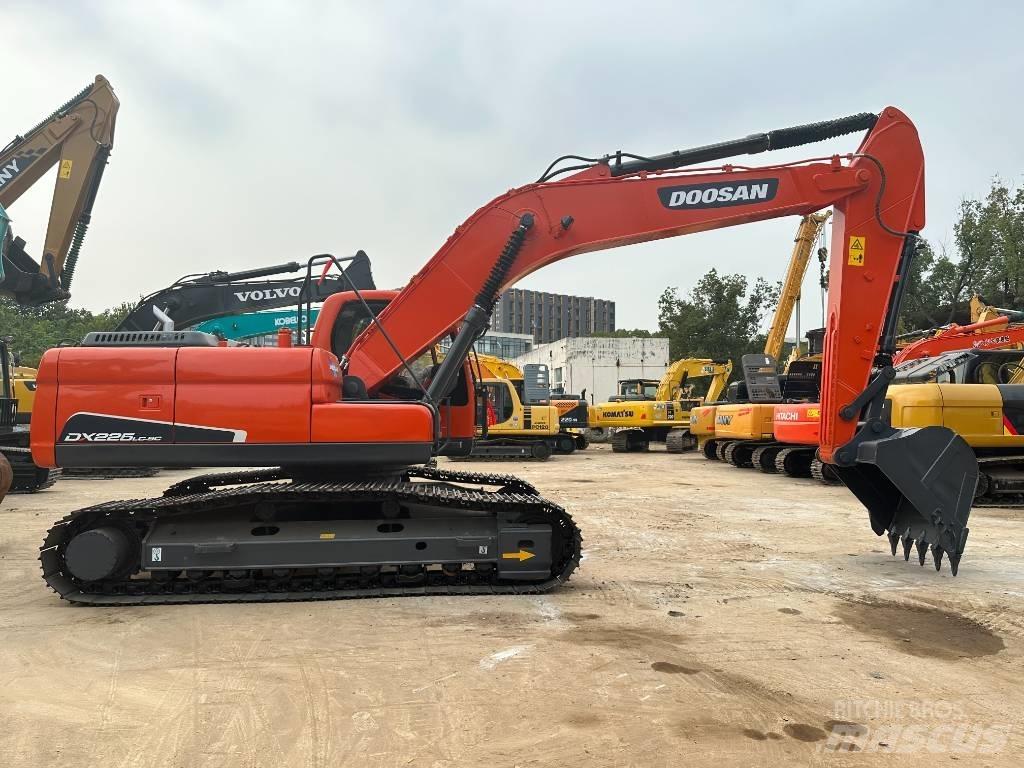 Doosan DX 225 LC-9 Bagri goseničarji
