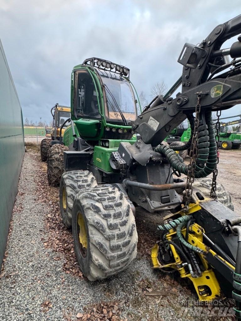 John Deere 1070G Harvesterji