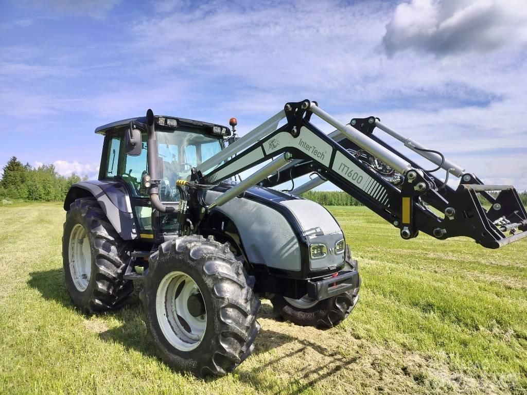 Valtra T120 Hitech Traktorji
