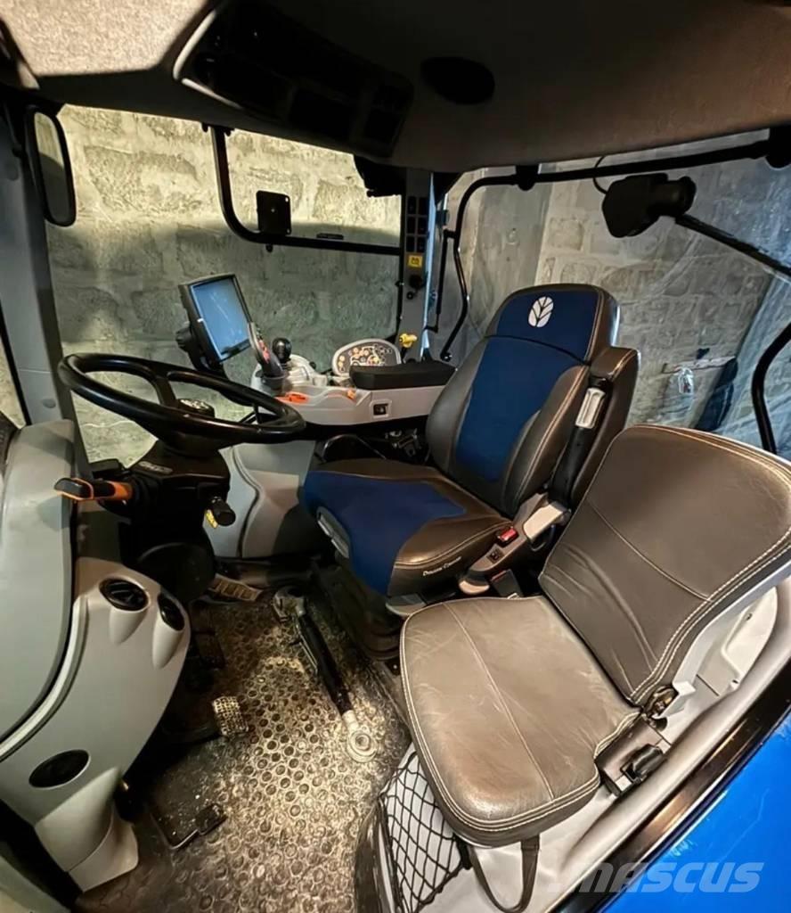 New Holland T 7.225 Traktorji