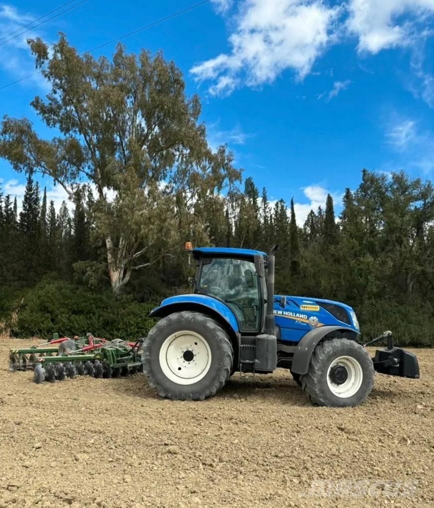 New Holland T 7.225 Traktorji
