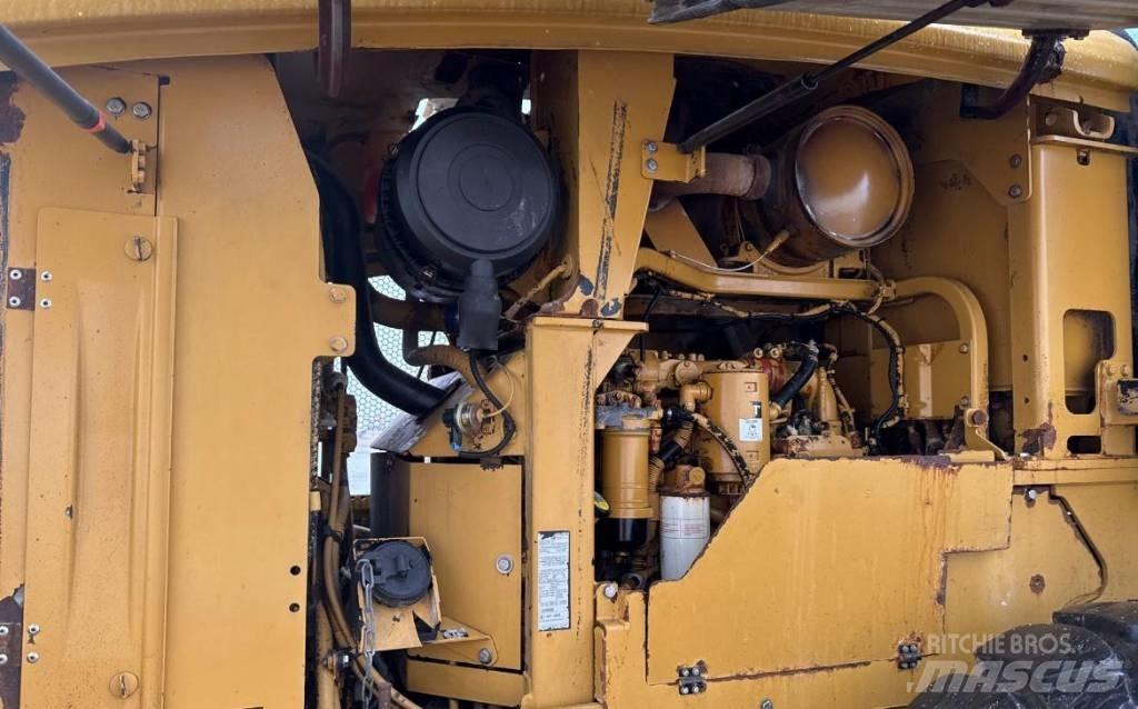 CAT 938 K Kolesni nakladalci