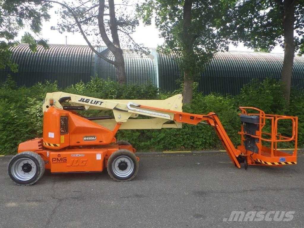 JLG M450AJ Zglobne dvižne ploščadi
