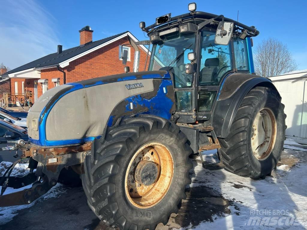 Valtra T 160 Traktorji
