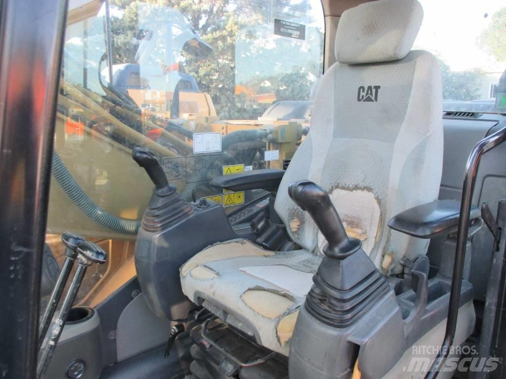 CAT 323 D L Bagri goseničarji