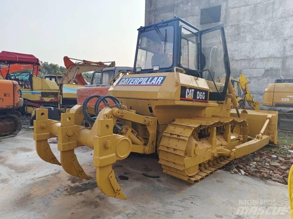 CAT D 6 G Buldožerji goseničarji
