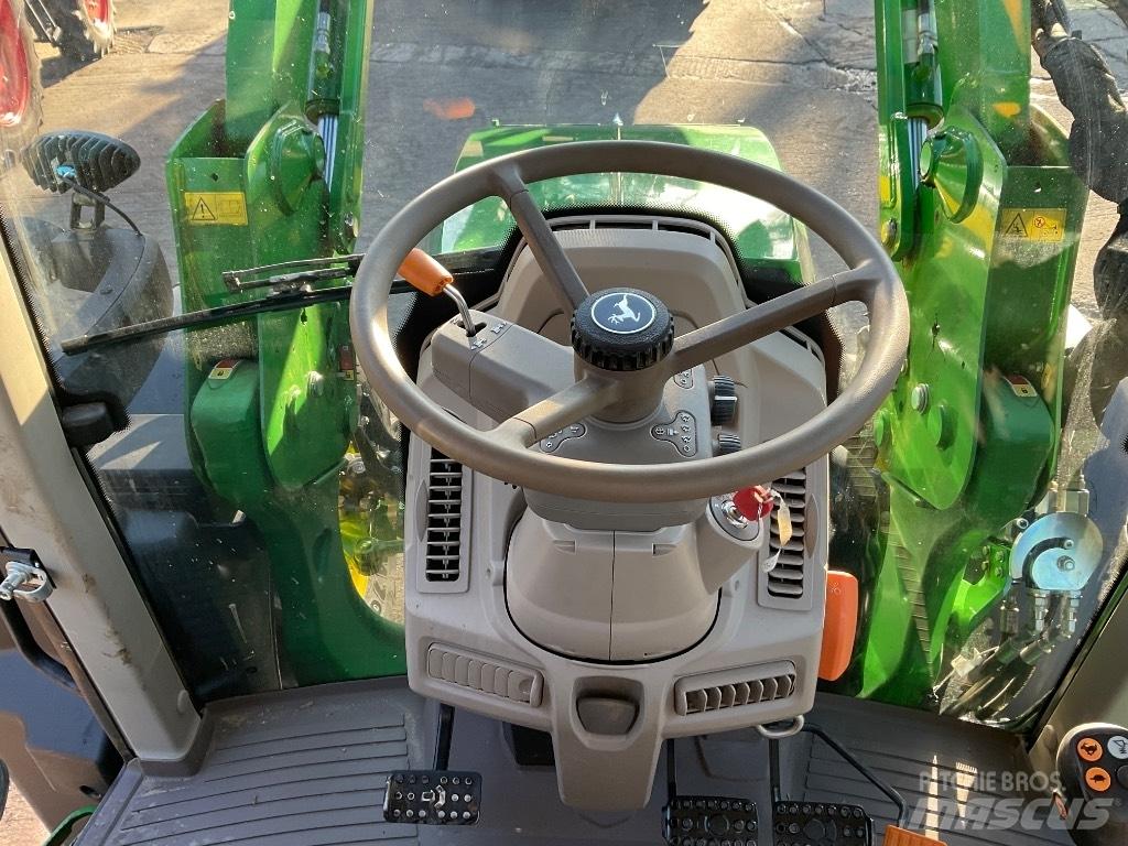 John Deere 6120 M Traktorji