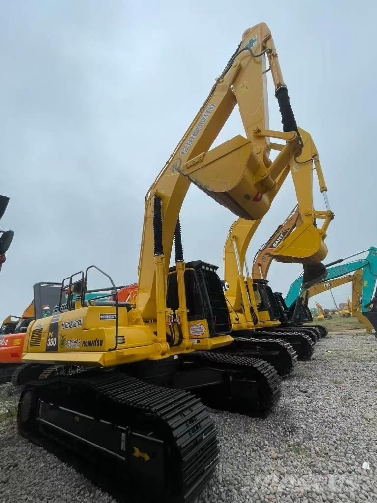 Komatsu 360 Bagri goseničarji