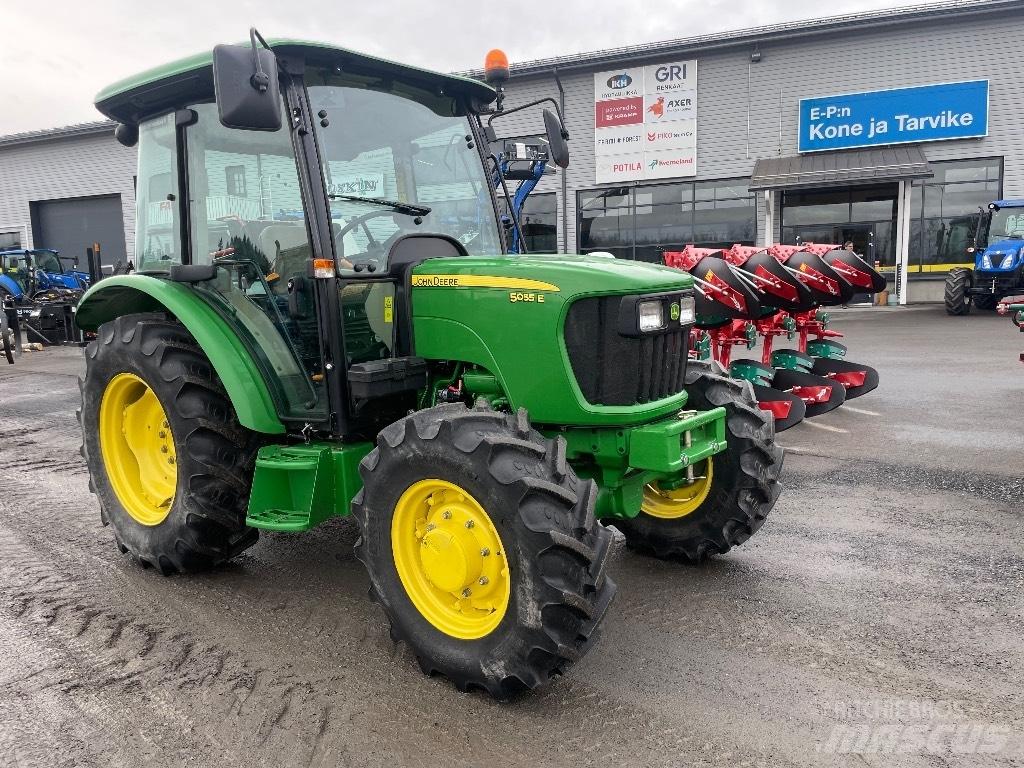 John Deere 5055 E Traktorji