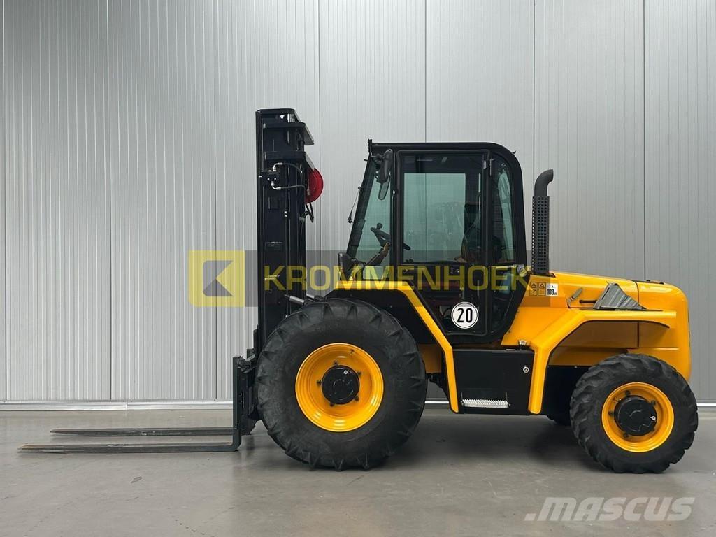 JCB 940 Terenski viličar