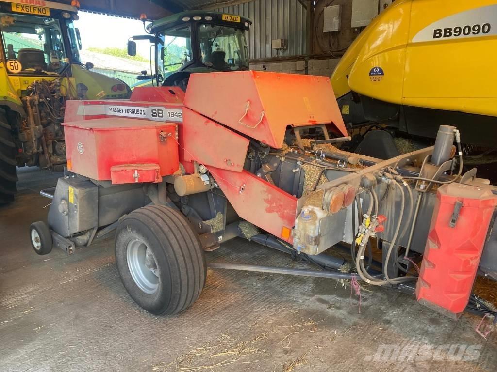 Massey Ferguson 1842 Balirke (kvadratne bale)