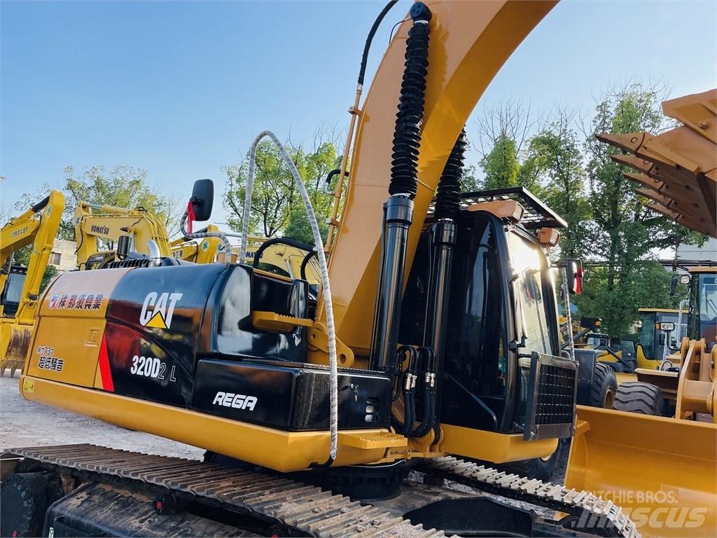 CAT 320d2l Bagri goseničarji