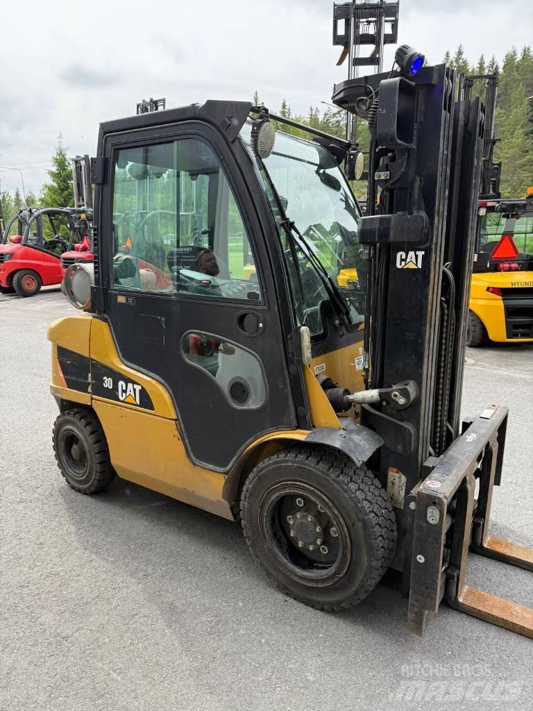 CAT GP 30 N Plinski viličarji