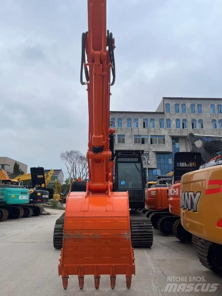 Hitachi ZX 200 Bagri goseničarji
