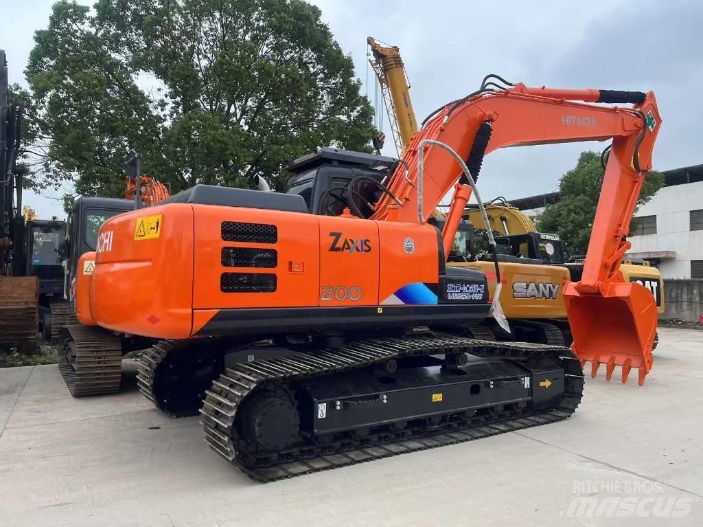 Hitachi ZX 200 Bagri goseničarji