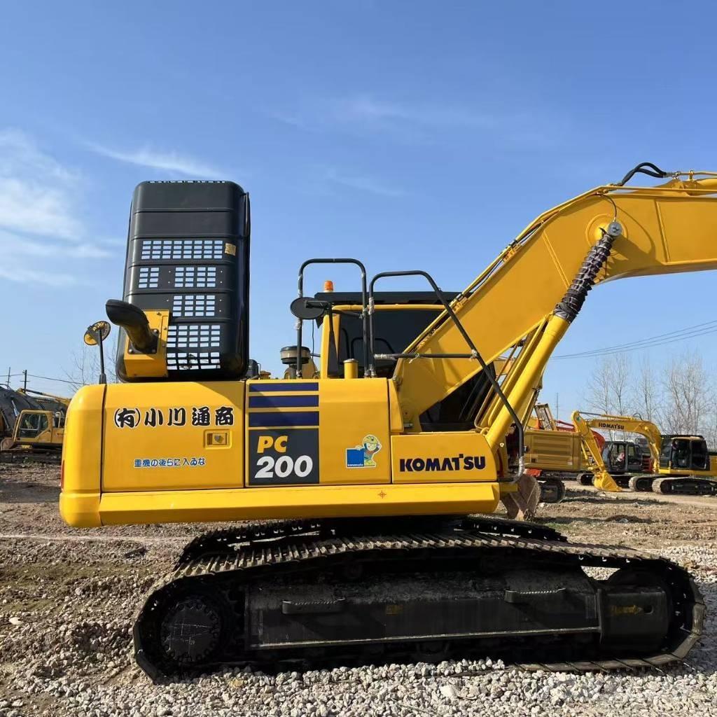 Komatsu PC 200 Bagri goseničarji