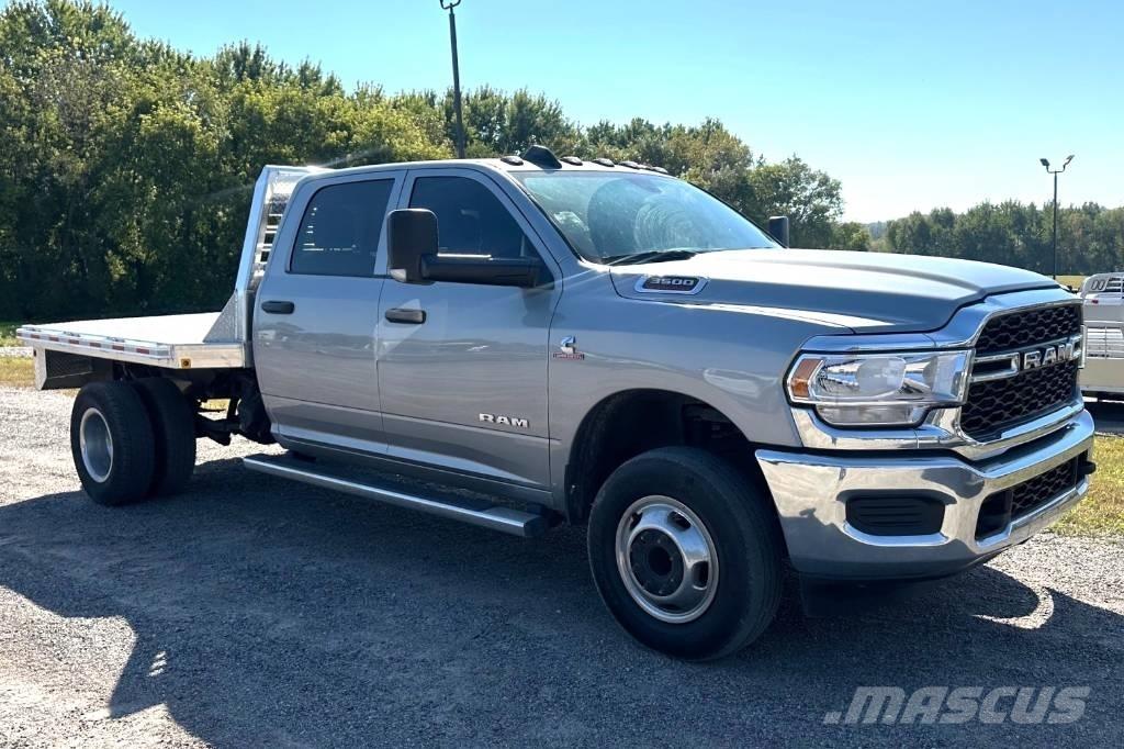 RAM 3500 TRADESMAN Tovornjaki s kesonom/platojem