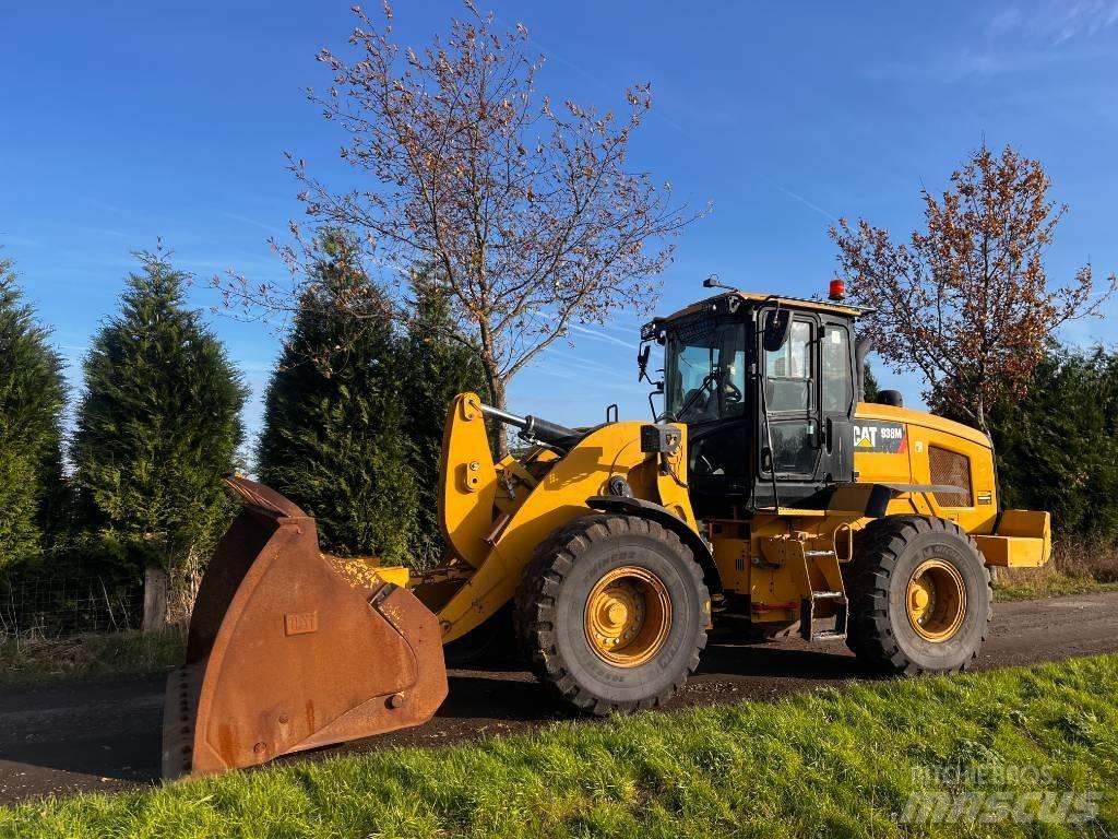CAT 938M Kolesni nakladalci