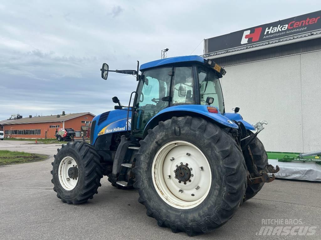 New Holland TG 230 Traktorji