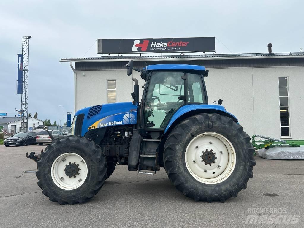 New Holland TG 230 Traktorji