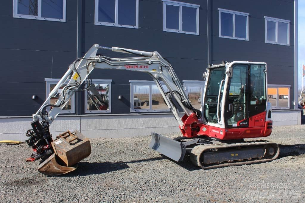 Takeuchi TB 250 Mini bagri <7t