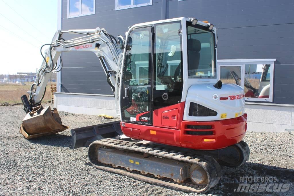 Takeuchi TB 250 Mini bagri <7t