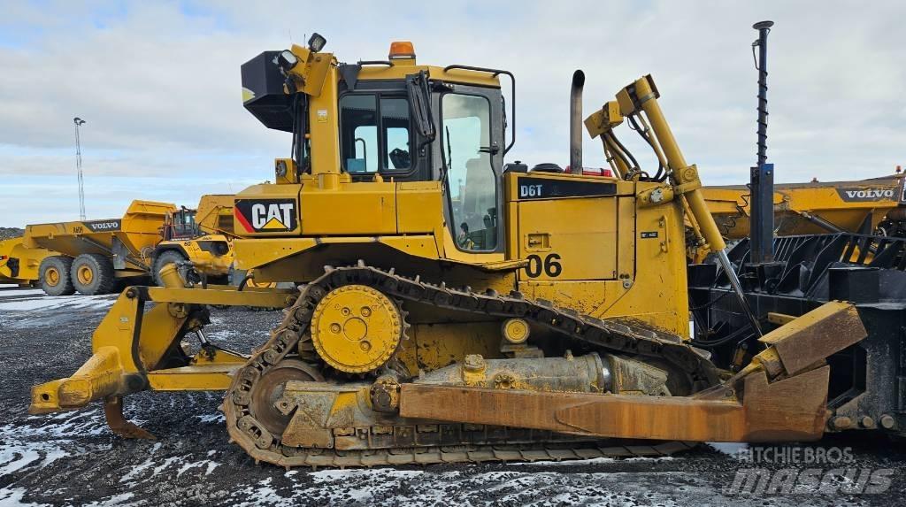 CAT D 6 T XL Buldožerji goseničarji