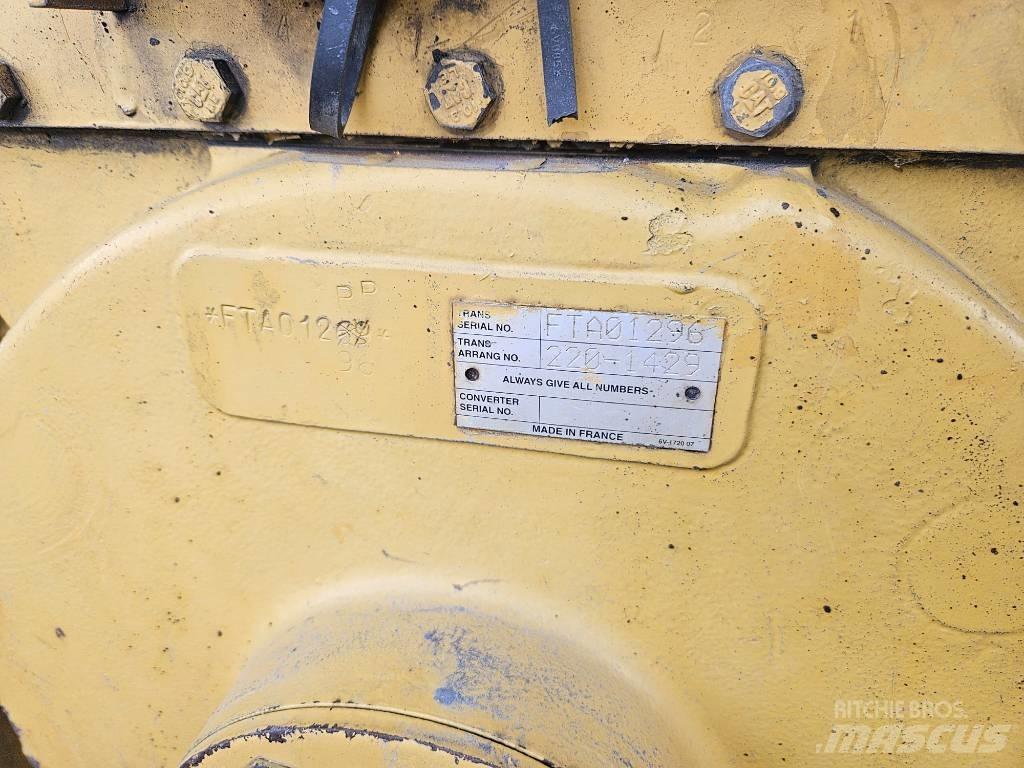 CAT D 6 T XL Buldožerji goseničarji
