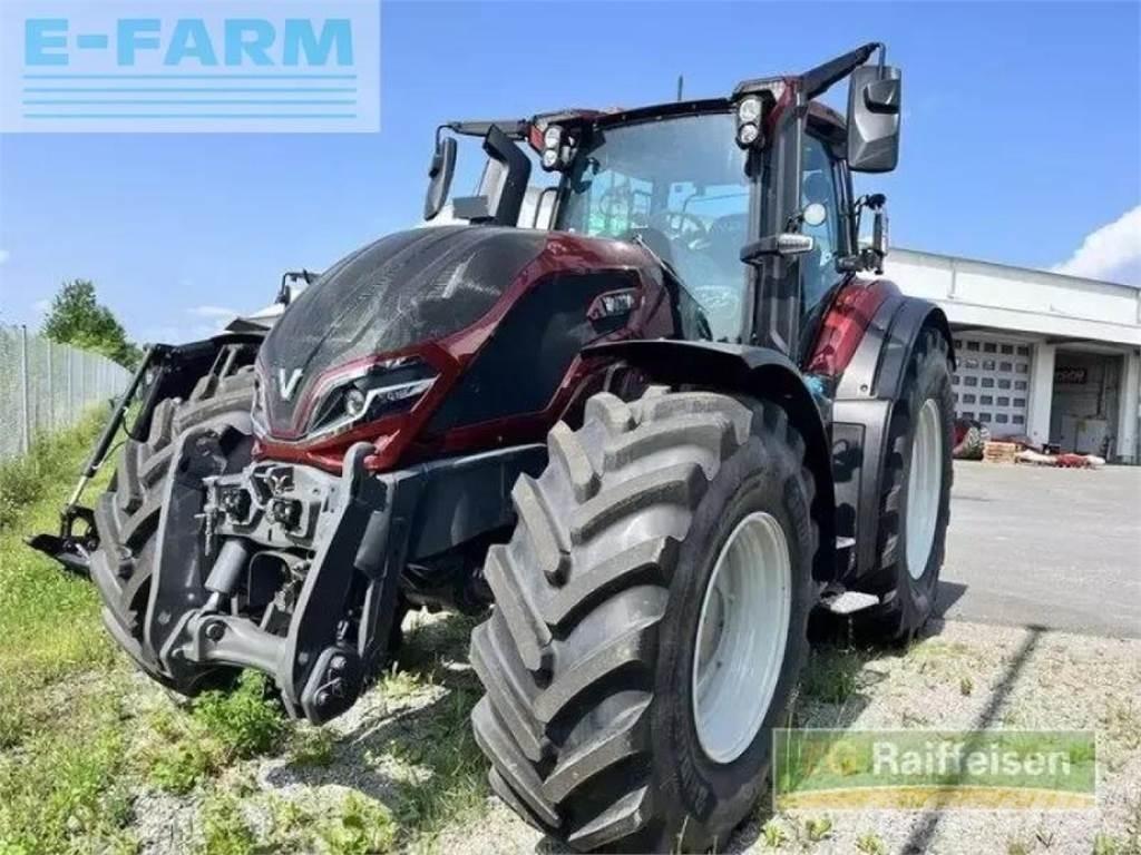 Valtra q305 Traktorji