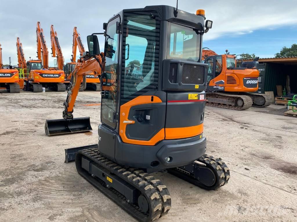 Develon DX 27 Z-7 Mini bagri <7t