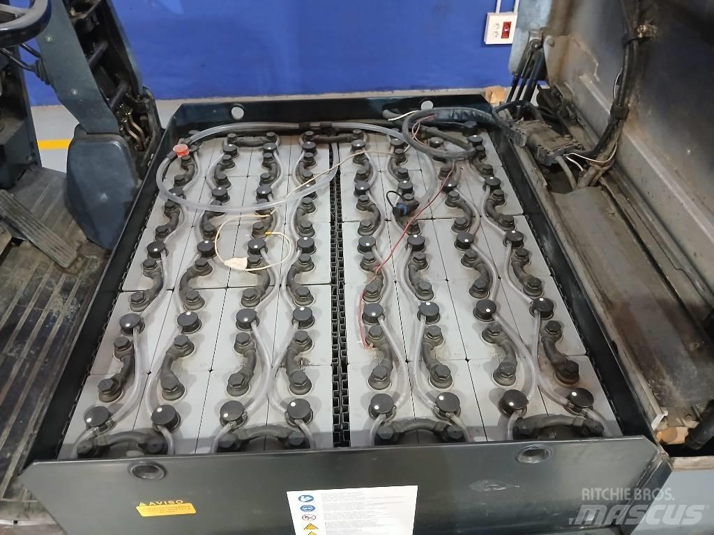 Nissan GQ02 L 30 CU Električni viličarji