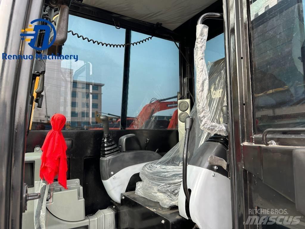 CAT 306E with rubber Mini bagri <7t
