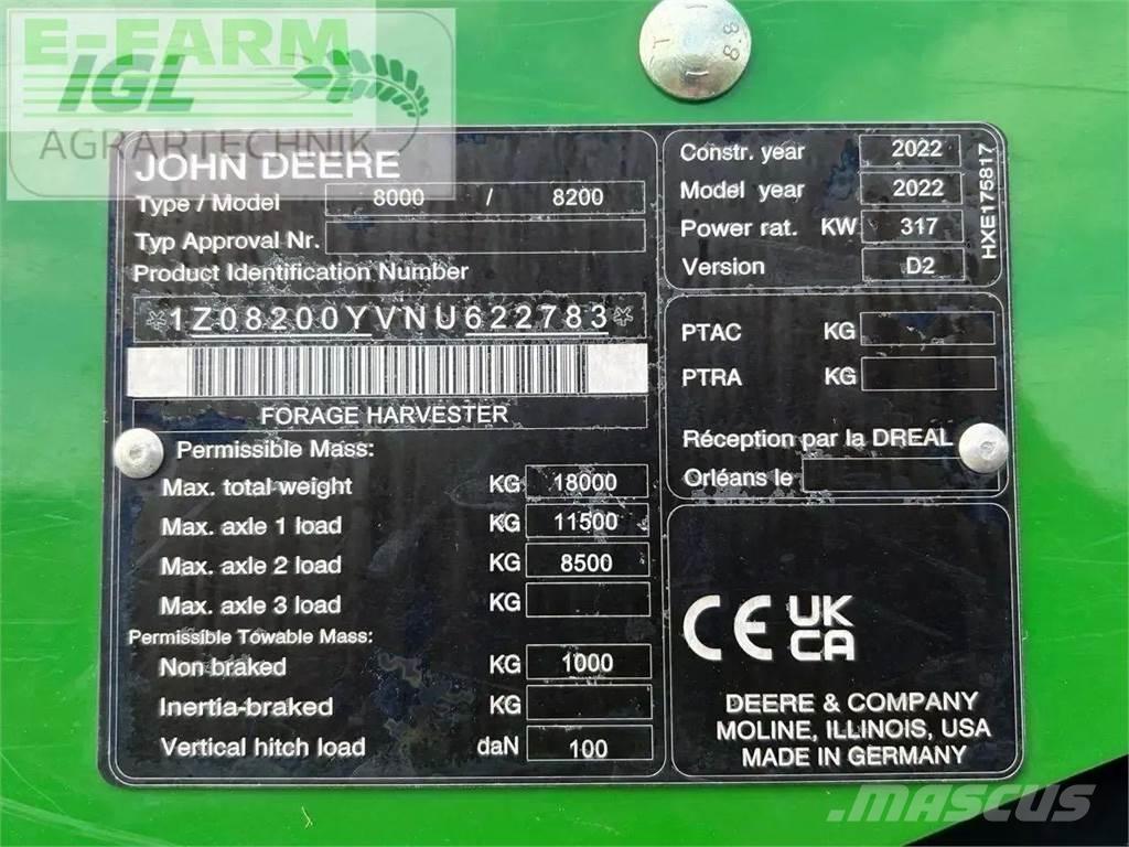 John Deere 8200 i Stroji za krmo na lastni pogon