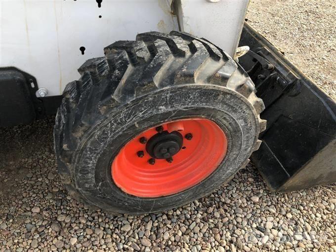 Bobcat S 300 Skid steer mini nakladalci
