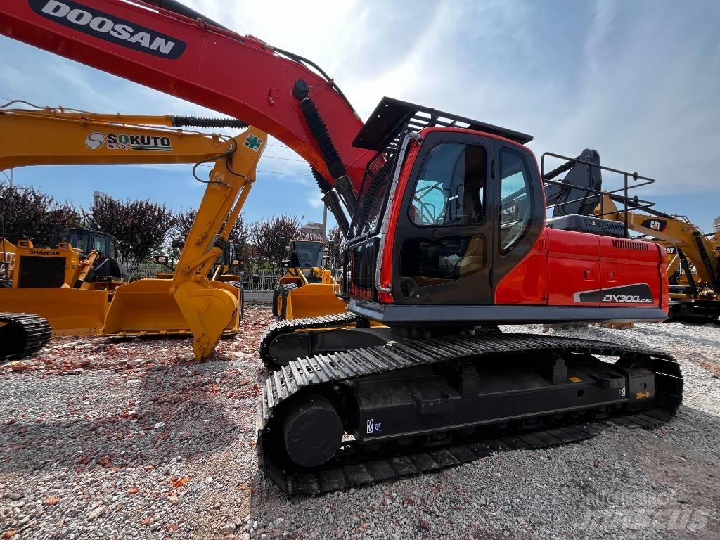 Doosan DX 300 LC-9C Bagri goseničarji