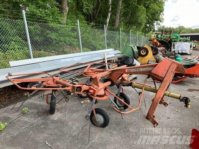 Deutz-Fahr KH400 DN Obračalniki in zgrabljalniki