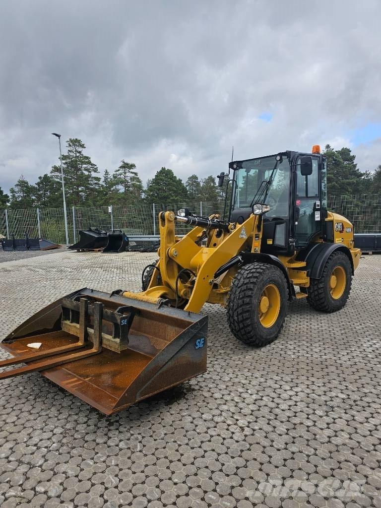 CAT 908 M Kolesni nakladalci