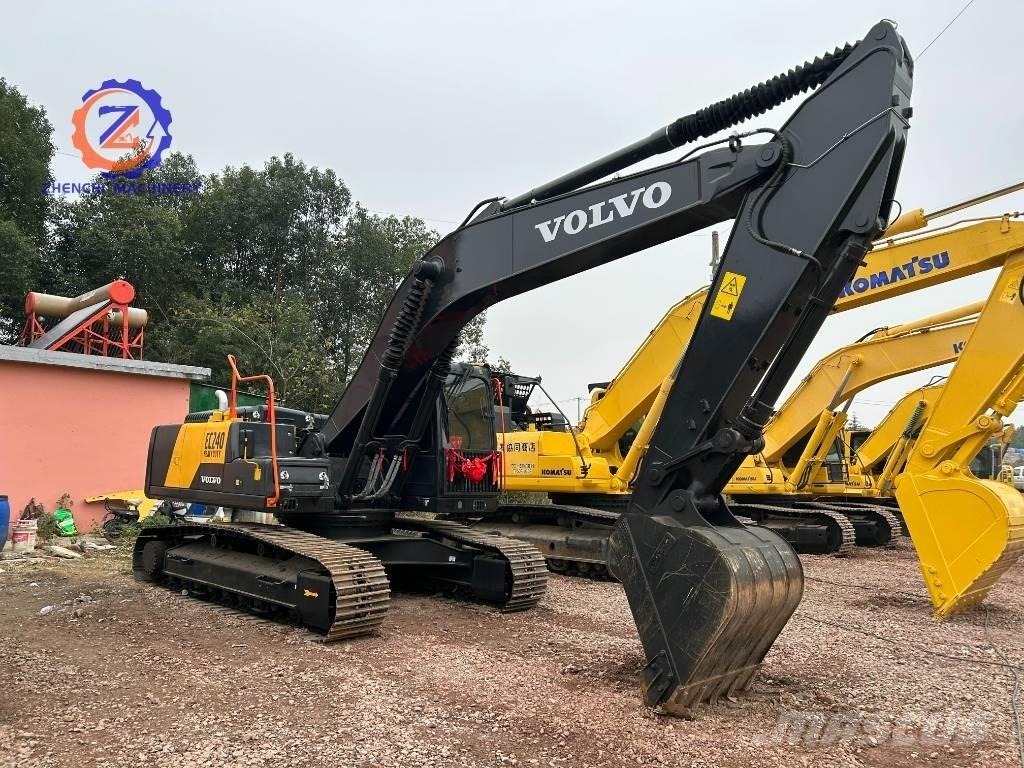 Volvo EC 240 Bagri goseničarji