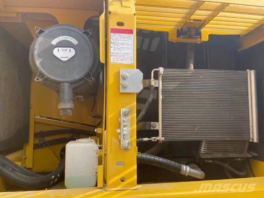 Komatsu PC 200 8N Bagri goseničarji