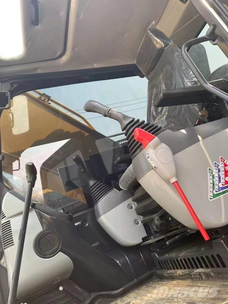 Komatsu PC 200 8N Bagri goseničarji