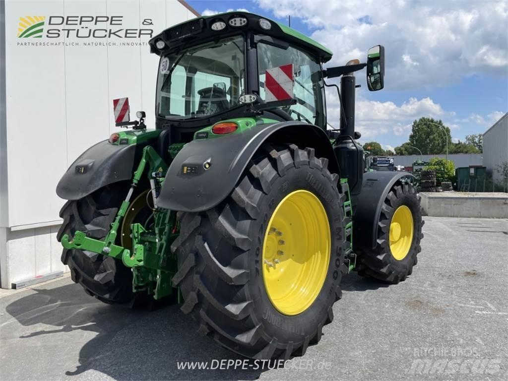 John Deere 6250R Traktorji