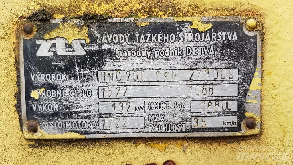  UNC 200 Kolesni nakladalci
