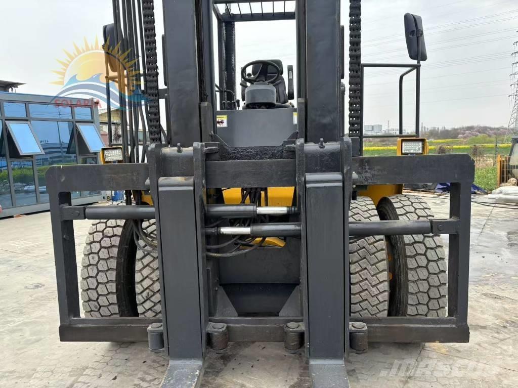 Komatsu FD 200 Dizelski viličarji