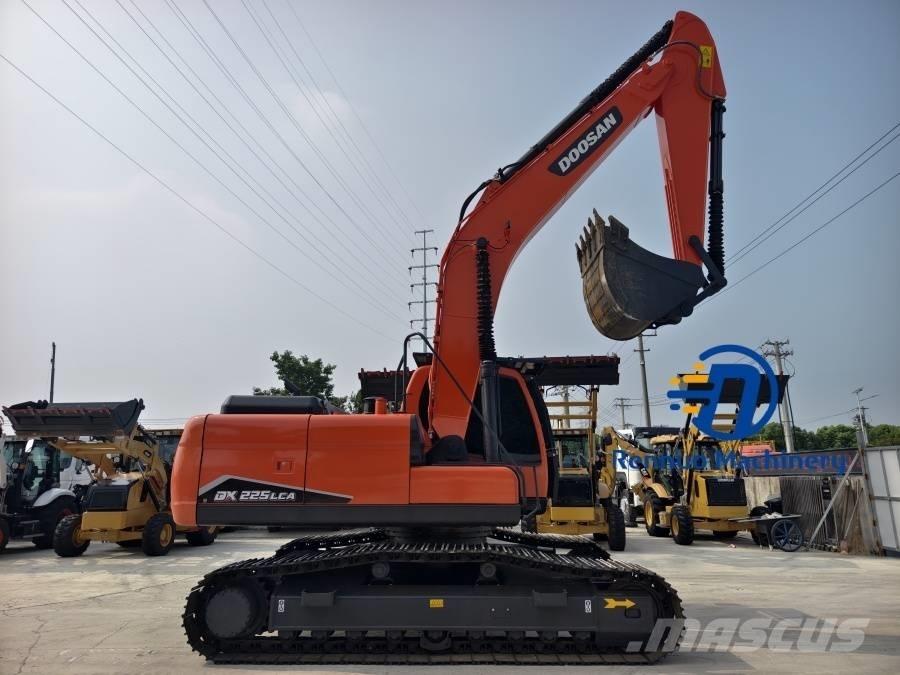 Doosan DX 225 LCA Bagri goseničarji