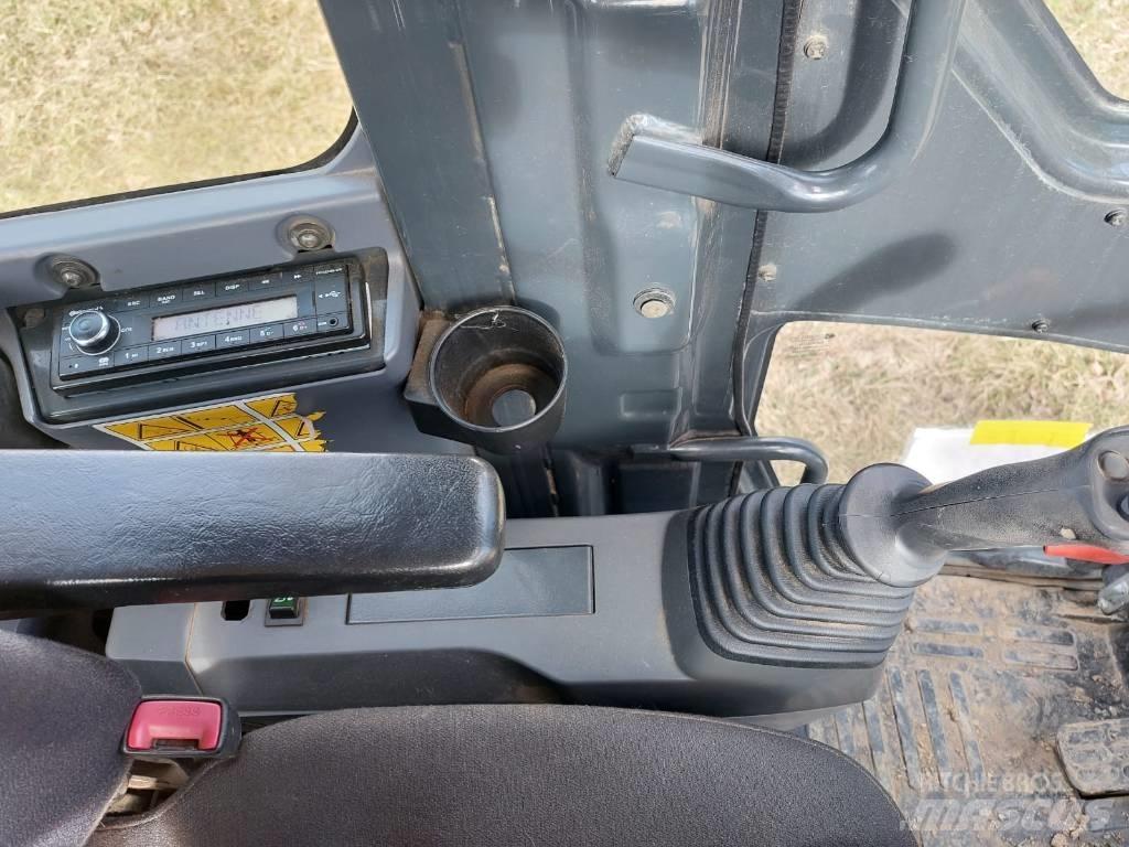 Komatsu PW 118 MR -8 Bagri na kolesih