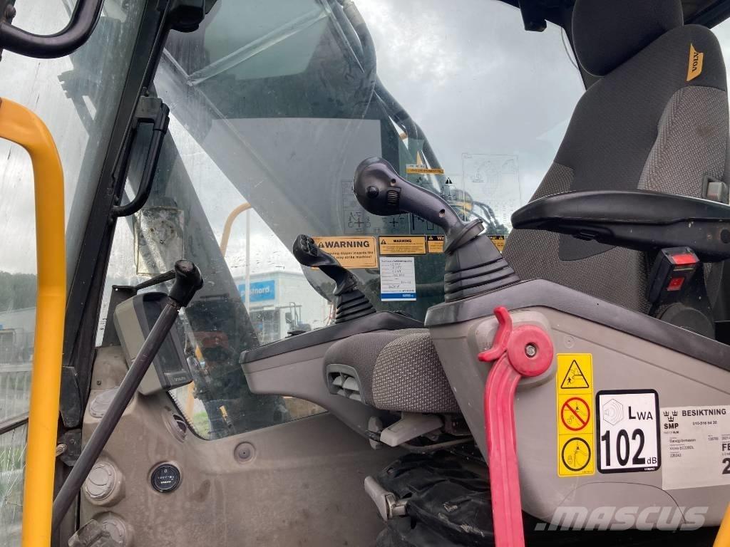 Volvo EC 220 DL Bagri goseničarji