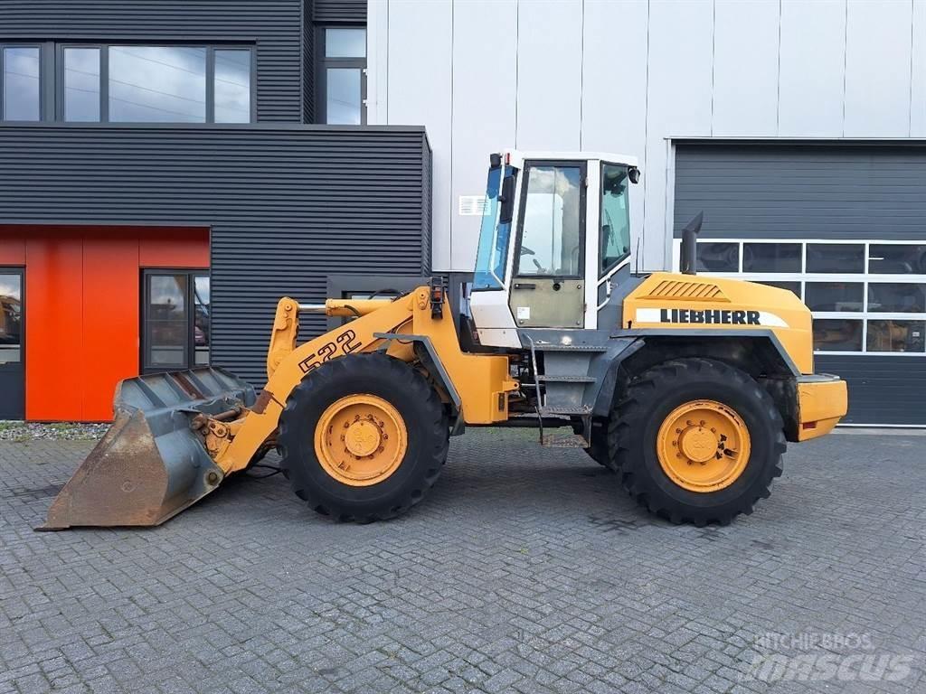Liebherr L522 Kolesni nakladalci