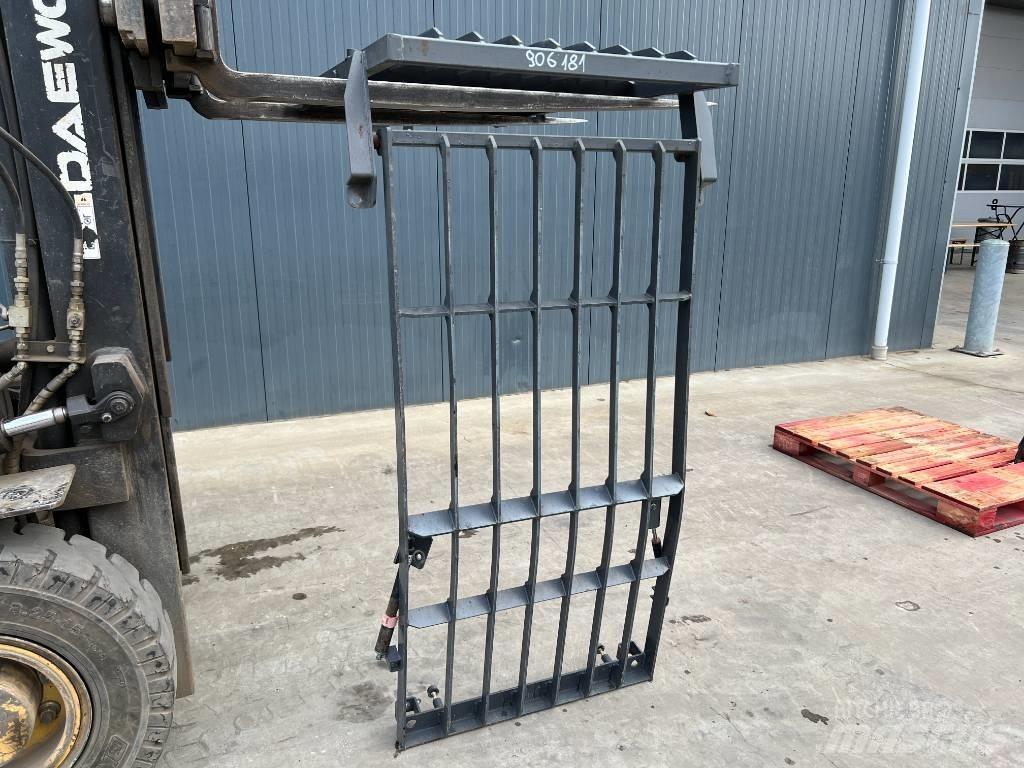 Doosan DX180 / DX225 Kabine in notranjost