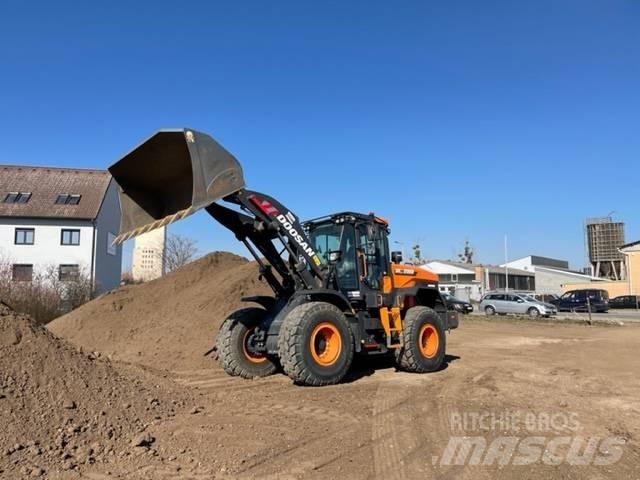 Doosan DL280 Kolesni nakladalci