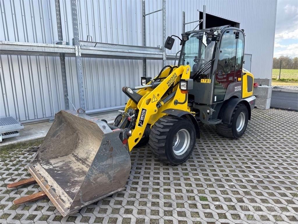 Wacker Neuson WL32 Kolesni nakladalci